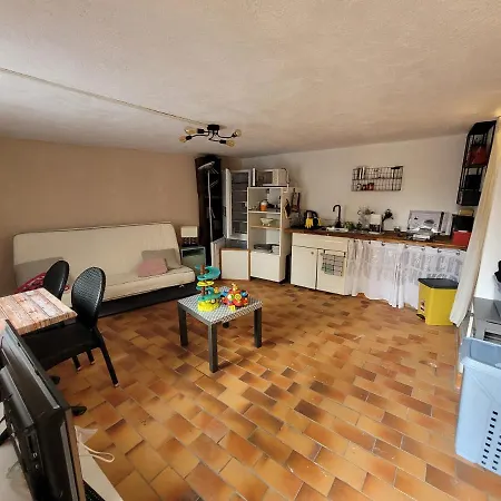 Apartment Superbe Studio Proches Toutes Commodites Place Du Marche De St Roch *